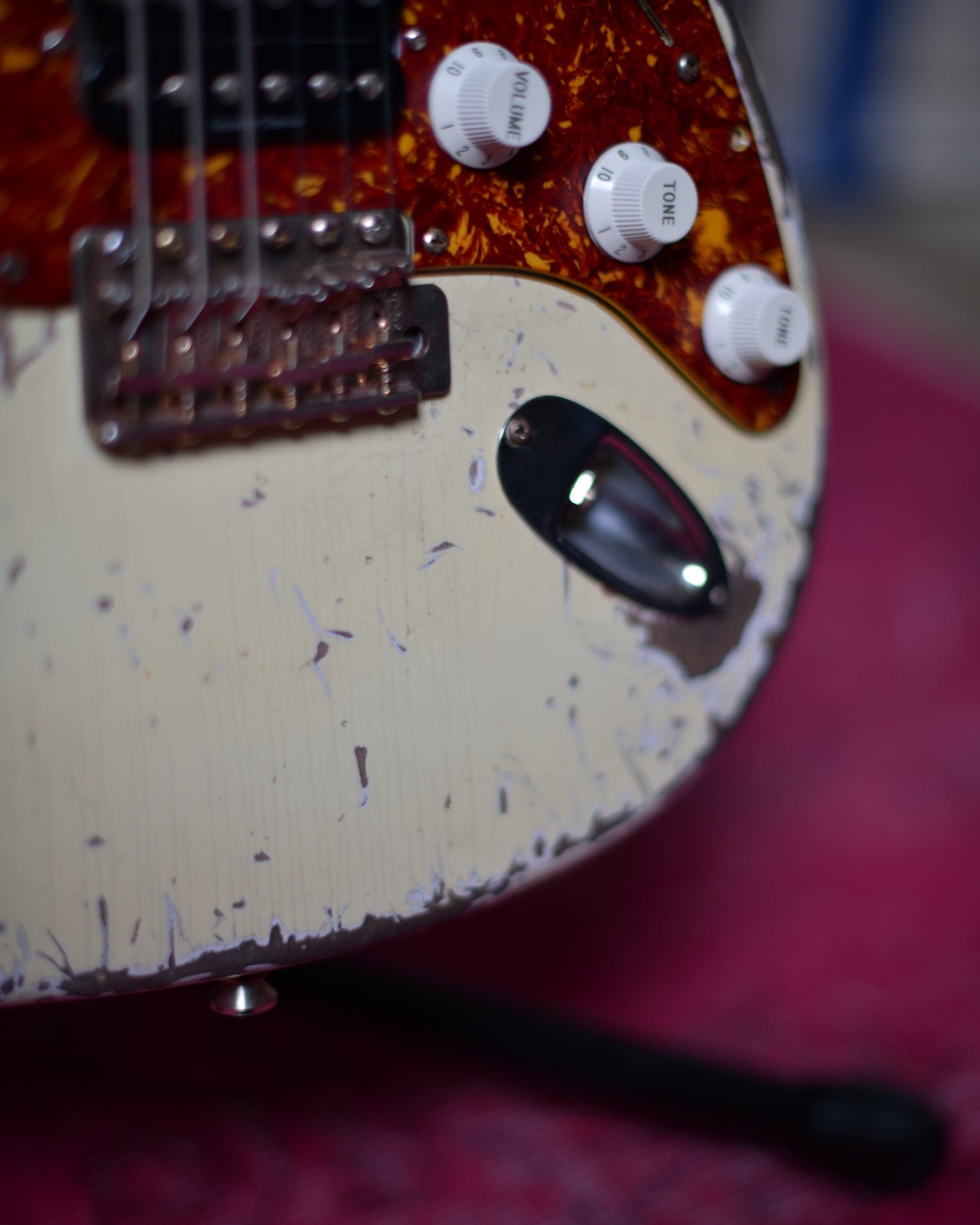 Fender Stratocaster AVRI 62 Ultra Relic Vintage White HSS