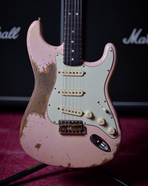 Fender American Original '60s Stratocaster Shell Pink Ultra Relic